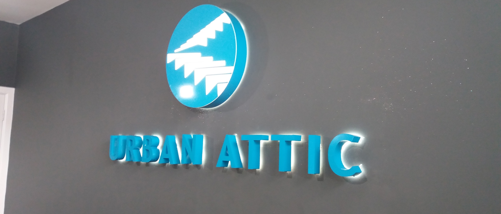 Flat Cut & Built Up Letters & Logos