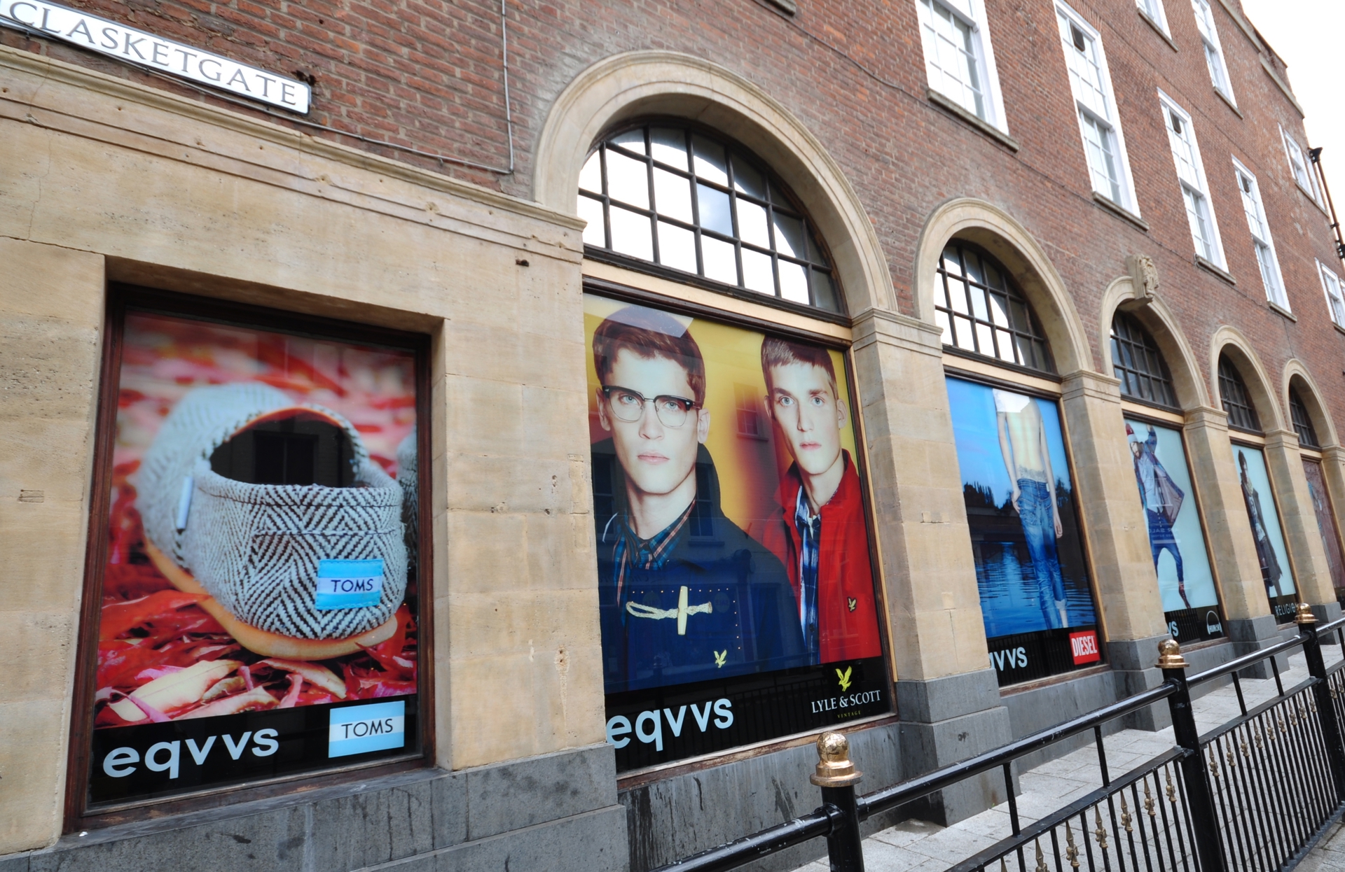 Exterior Window Graphics