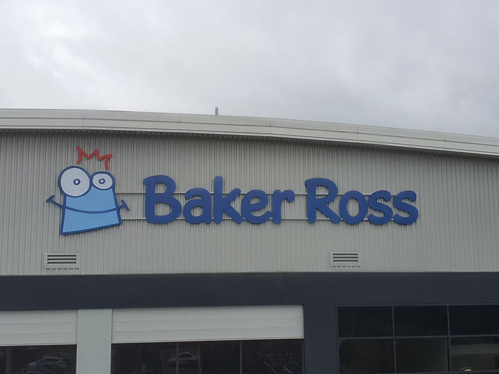 Baker Ross Signs Express Harlow
