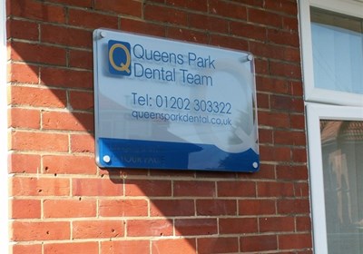 Bournemouth Dental Outdoor Business Plaque