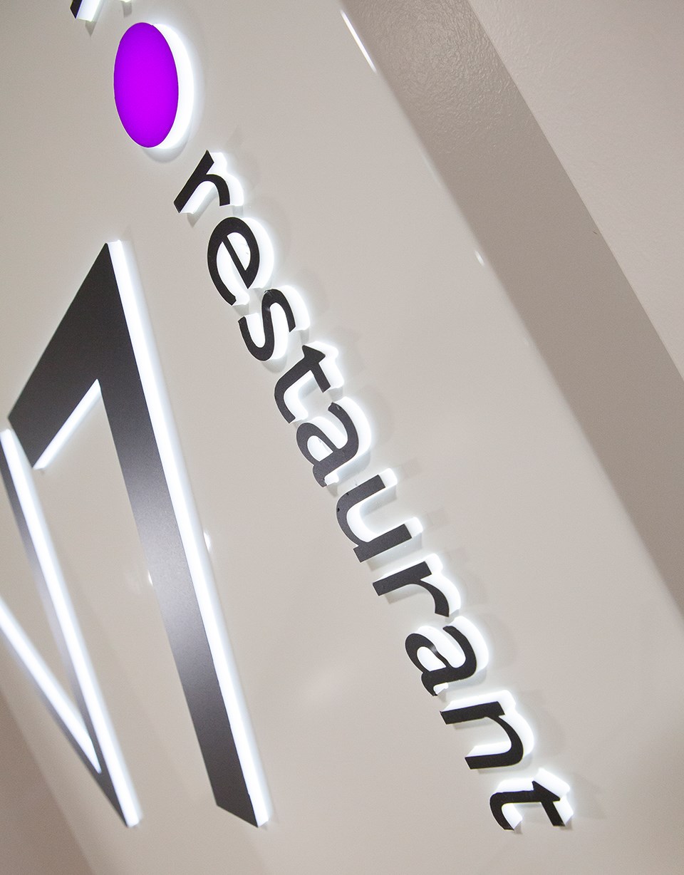 Interior Illuminated Bar Sign