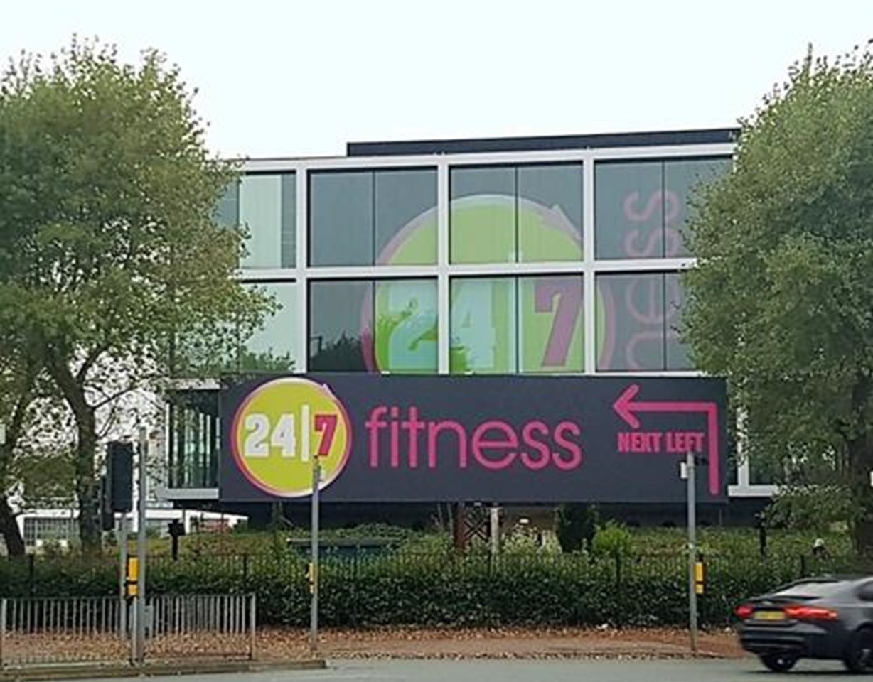 24/7 Fitness - Exterior Sign