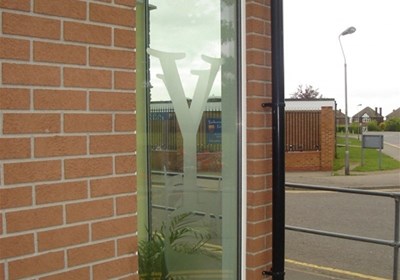 Etch Glass Effect Window Graphics For Yarborough S Lincoln