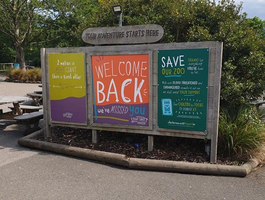 Outdoor post and panel sign for leisure sector
