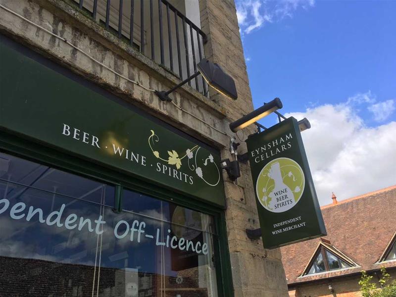 Vehicle Graphics and Sign Makers in Oxford