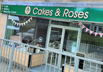 Cakes & Roses