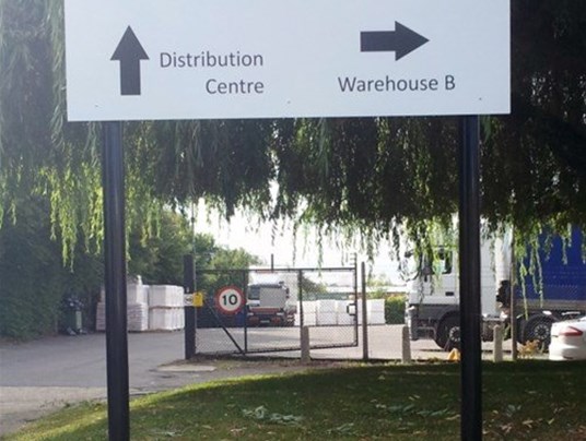 Truck Lite Europe Ltd - Directional Sign