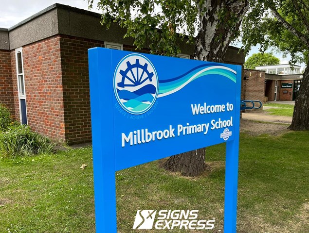 Millbrook School Entrance Sign Wantage