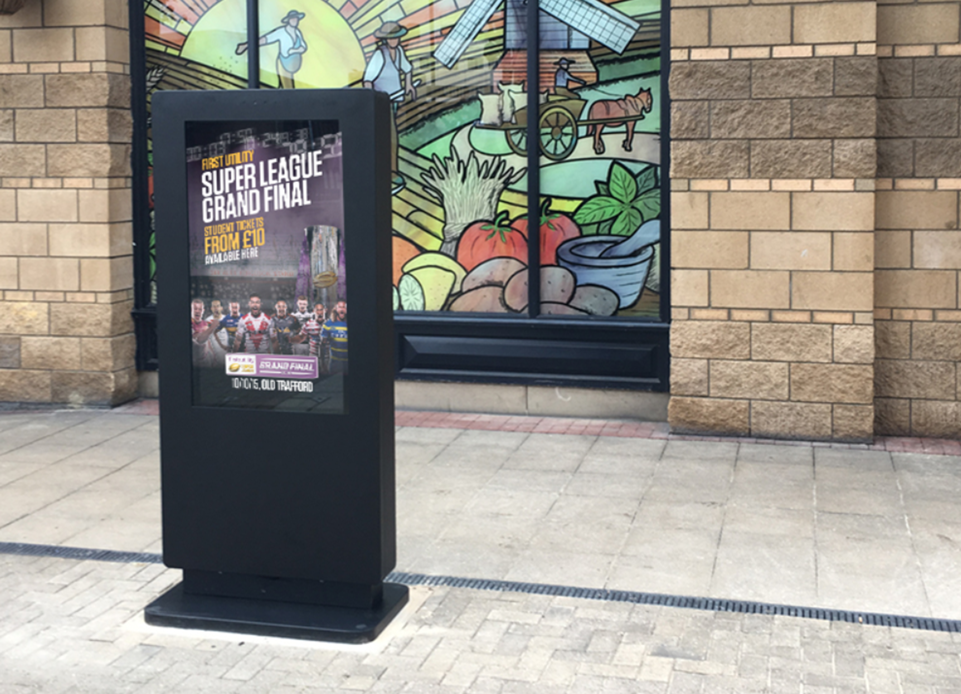 Freestanding Digital Screen