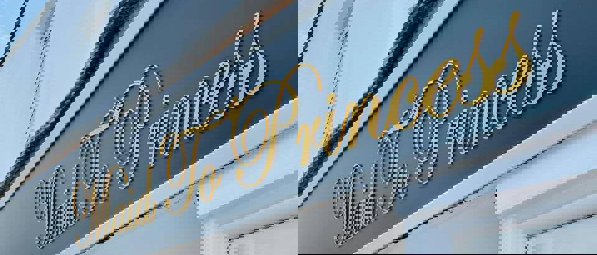 Flat cut lettering & logos