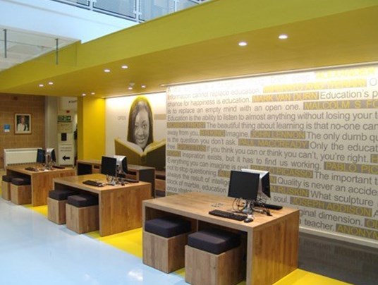 Anglia Ruskin University Large Format Digital Printed Wall Graphics Applied To Acrylic Panels (1)