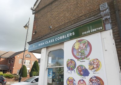 Fascia Signage For High Class Cobblers By Signs Express Slough (1)