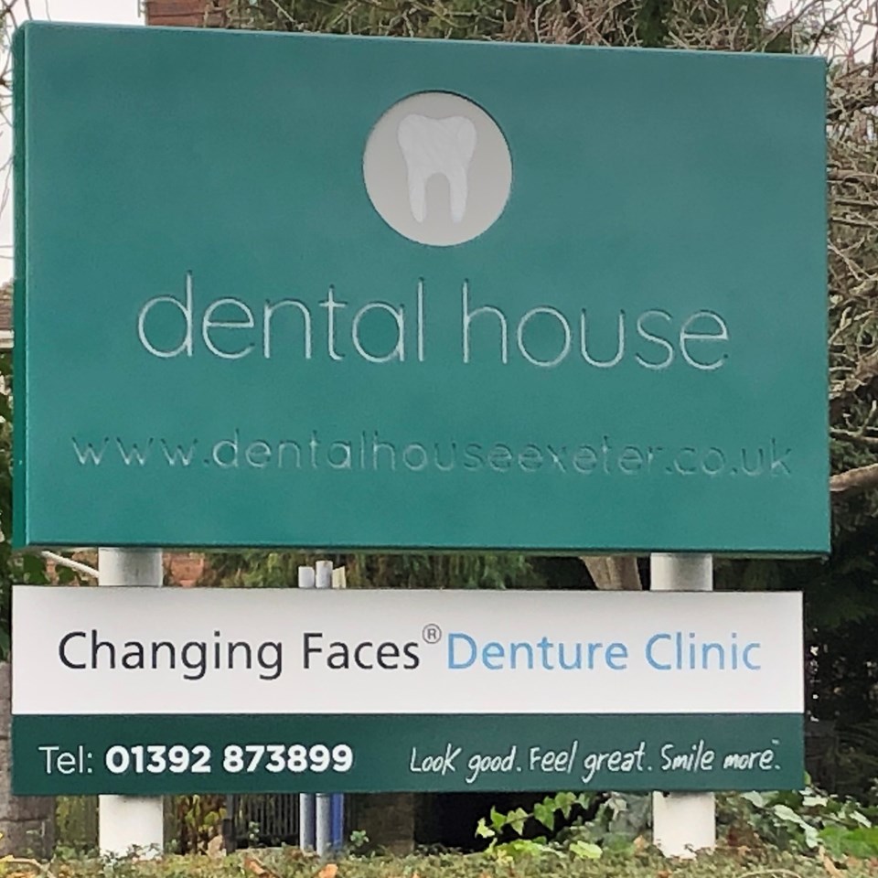 Dental HousePost & Panel Sign
