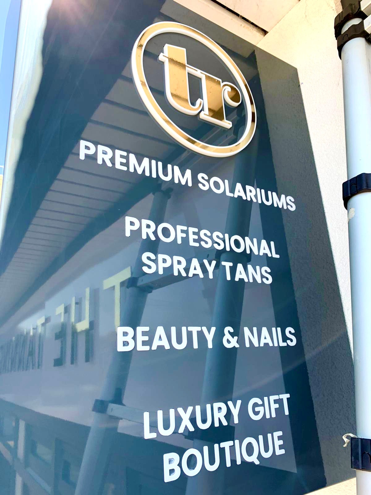 Signs Express Swindon Give The Tanning Room a Makeover