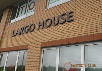 Signs Express Falkirk Outdoor Business Sign Largo House
