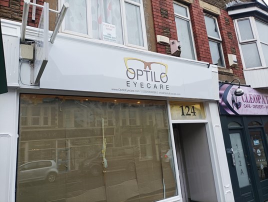 Optilo Eyecare - Illuminated Fascia Sign Tray and Projecting