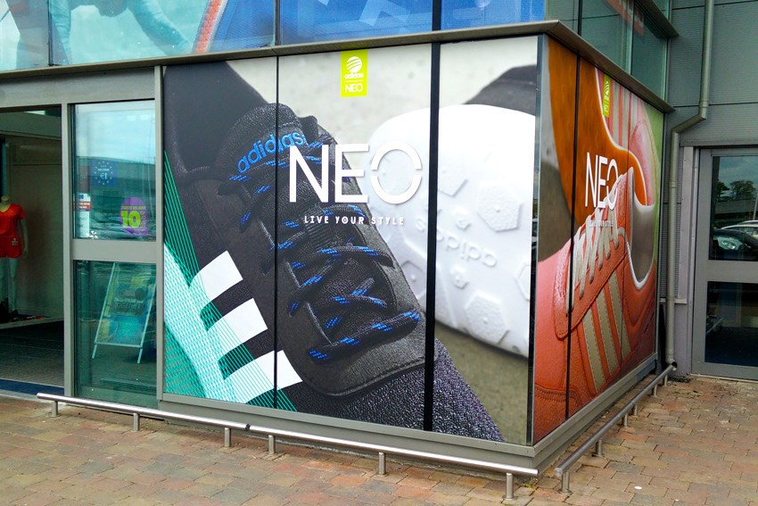 Full colour window graphics